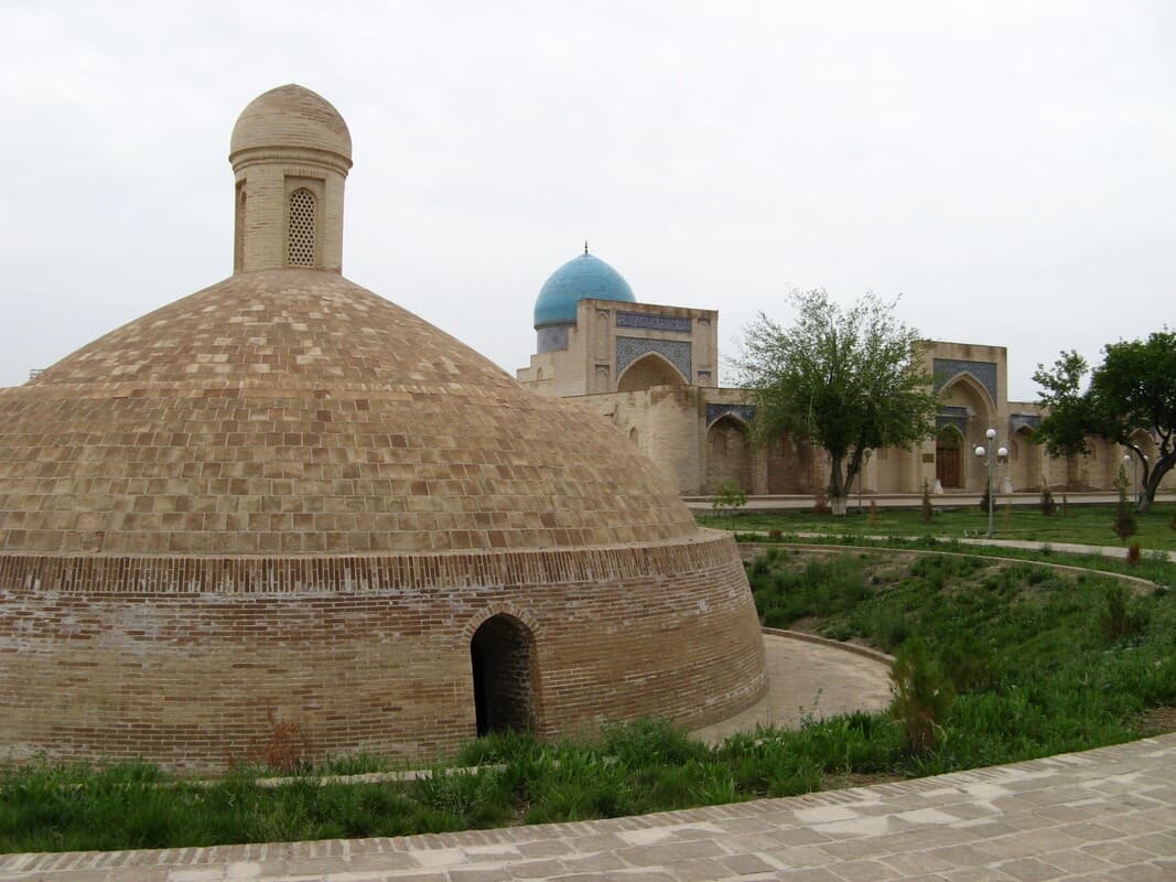 Qarshidagi Koʻk gumbaz masjidi
